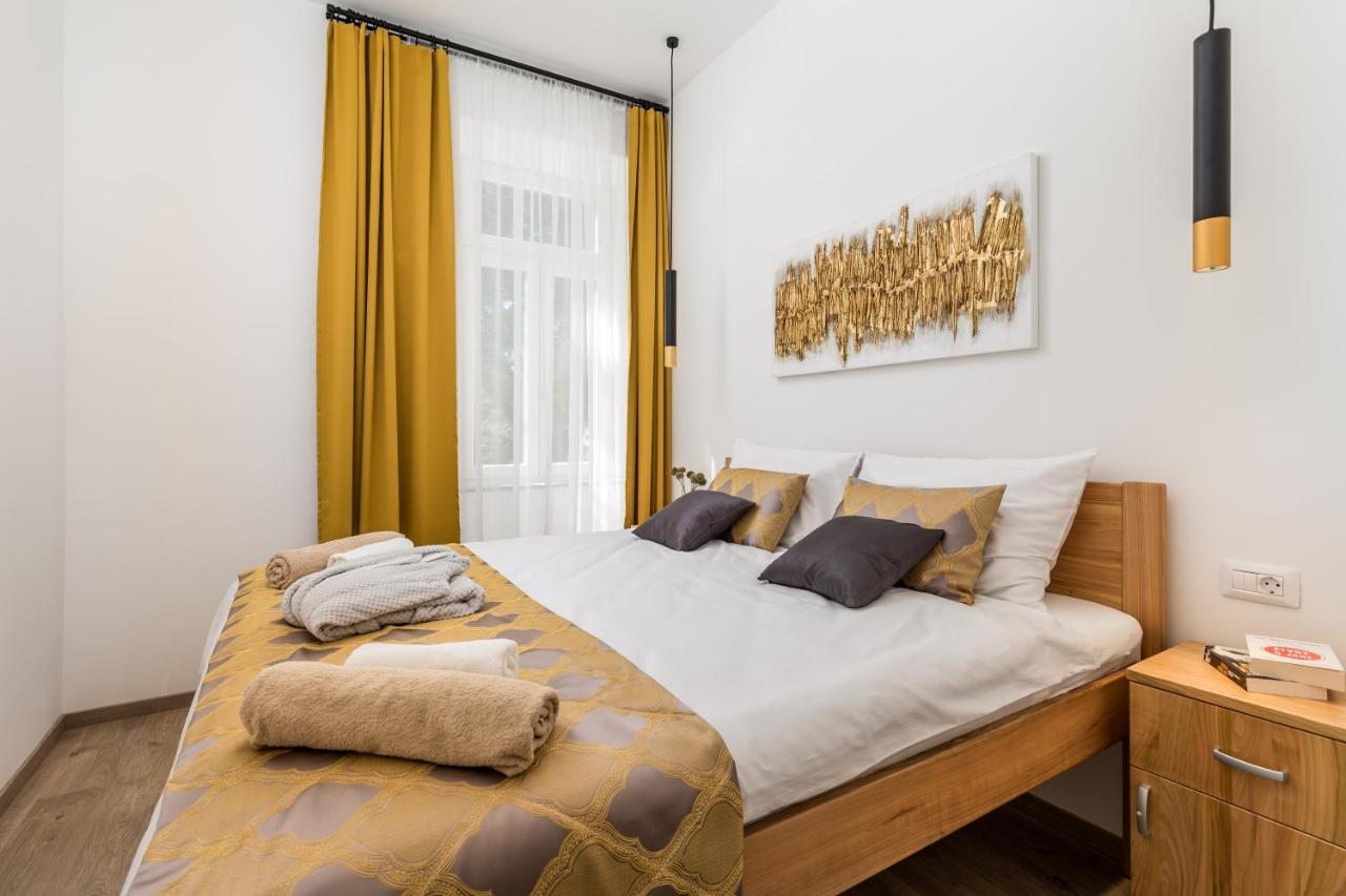 Quiet Center Apartments Rijeka Buitenkant foto